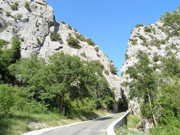 La Baptistine Face Au Ventoux La Clue Plaisians Buitenkant foto